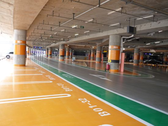 停車(chē)場(chǎng)地坪怎么做？