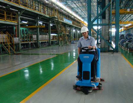 環(huán)氧地坪漆的正確養(yǎng)護方法和施工注意的事項：